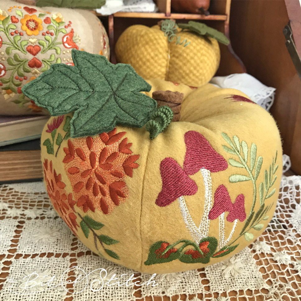 embroidered stuffed pumpkins A Bit of Stitch designs